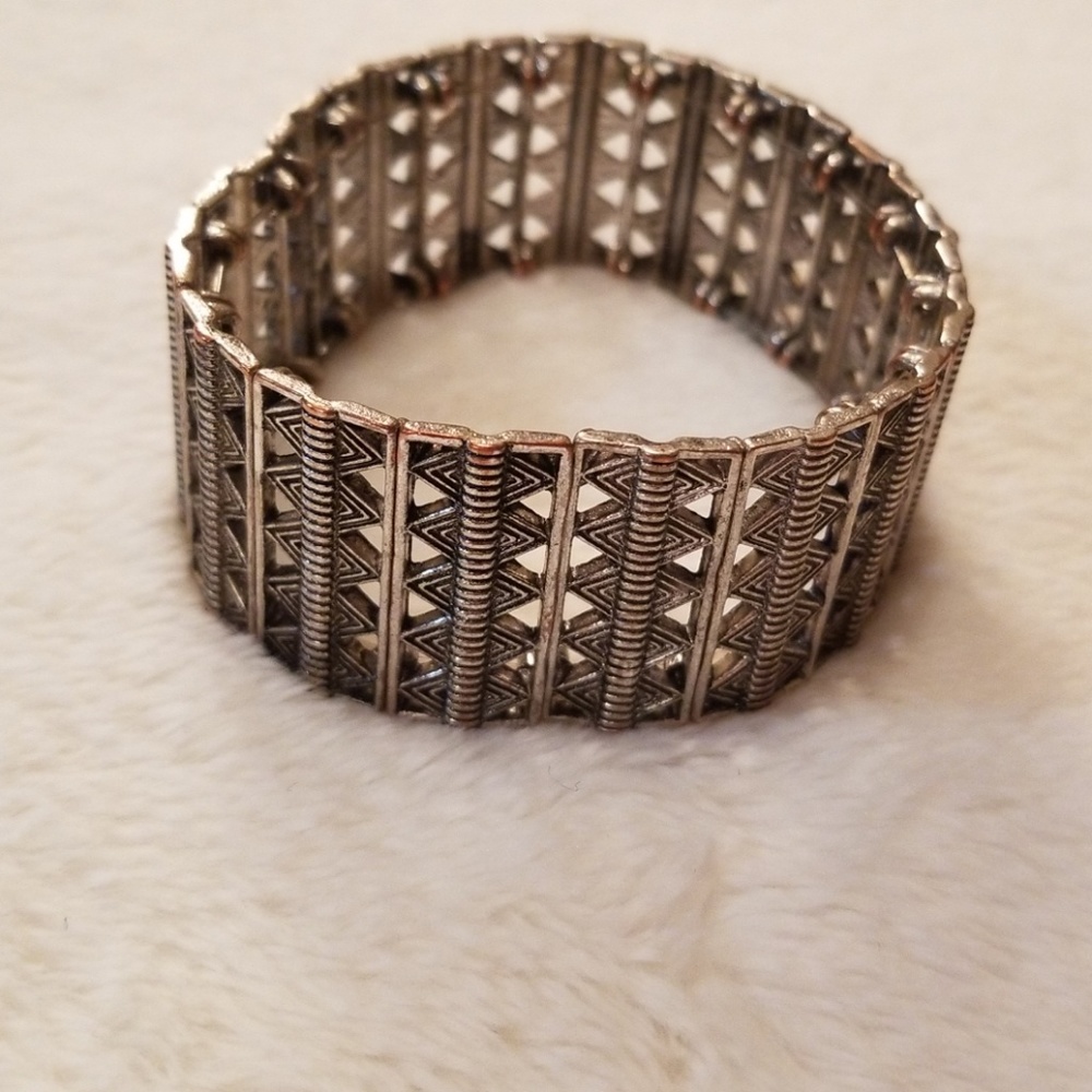 Elastic silver bracelet